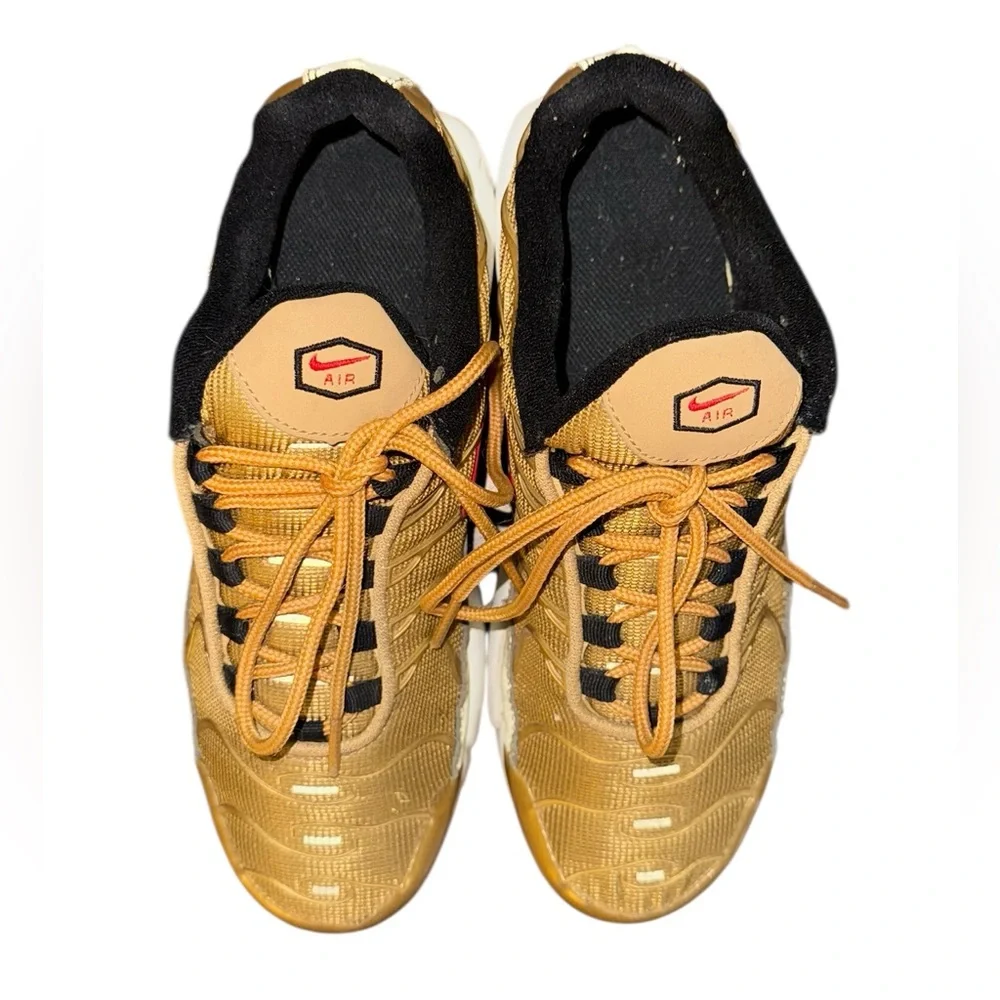 Nike Air Max Plus TN Metallic Gold Varsity Sneakers Youth Size 5.5